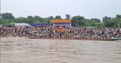 ৪ বছর পর গড়াই নদীতে নৌকাবাইচ উৎসবে মাতল কুষ্টিয়া