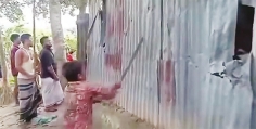 ছেলের সামনে মাকে দলবদ্ধ ধর্ষণ আসামিদের বাড়ি ভাঙচুর  