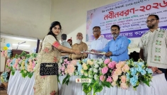ফরিদপুরে রাজেন্দ্র কলেজে নবীন শিক্ষার্থীদের বরণ