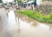 চাটমোহর পৌরসভার সড়কে জলাবদ্ধতা 