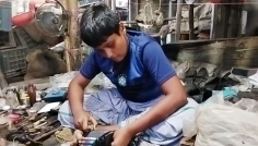 খাতা-কলম ছেড়ে জুতা সেলাইয়ে সপ্তম শ্রেণির অর্ঘ্য