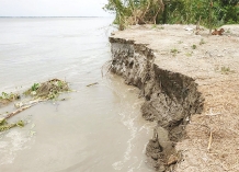 যমুনার তীব্রভাঙনে বসতবাড়ি নদী গর্ভে বিলীন বহু পরিবার ক্ষতিগ্রস্ত  