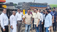 বেনাপোল স্থলবন্দর আকস্মিক পরিদর্শনে নৌপরিবহন প্রতিমন্ত্রী