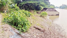 সংযোগ সড়কের অস্তিত্ব নেই কালভার্ট সরানোর দাবি  