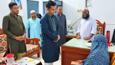 পাবনায় মায়ের দায়িত্ব নিতে ছেলের অনীহা, পাশে দাঁড়ালেন বিএনপি নেতা