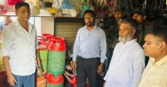 সিরাজগঞ্জে বেশি দামে সিলিন্ডার বিক্রির দায়ে জরিমানা