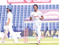হ্যাটট্রিকে ইতিহাস গড়লেন হাসান  