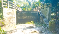৮ বছরেও শেষ হয়নি ১ কোটি ১৩ লাখ টাকার ব্রিজ 