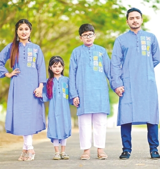 একই সাজে পরিবারের সবাই  