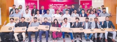 শিক্ষার্থীদের হাতে ফ্রি ল্যাপটপ তুলে দিল ড্যাফোডিল পলিটেকনিক 