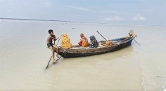 নারী জেলেরাও মানছেন না ২২ দিনের নিষেধাজ্ঞা  