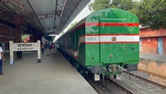 ভারত থেকে আসা ১৮টি নতুন রেলকোচ পৌঁছেছে বাংলাদেশে