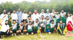 আহ্ছানিয়া মিশন ইউনিভার্সিটিতে আন্তঃবিভাগ ফুটবল টুর্নামেন্টের ফাইনাল অনুষ্ঠিত 