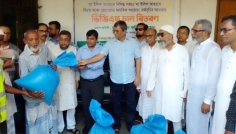 চাঁদপুরে ২ হাজার ৪৭৬ জেলের মাঝে ভিজিএফের চাল বিতরণ
