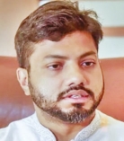 আত্মরক্ষার্থে লাইসেন্স করা আগ্নেয়াস্ত্র উঁচিয়ে ধরি  