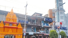 পাশাপাশি মসজিদ-মন্দির  