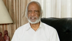 বুকে ব্যথা নিয়ে এভারকেয়ারের সিসিইউতে মঈন খান