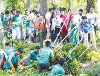 বরিশালে প্রশাসনের উদ্যোগে পরিত্যক্ত পুকুর পরিষ্কার  
