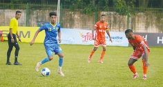 তিন লাল কার্ডের ম্যাচে আবাহনীর হার  