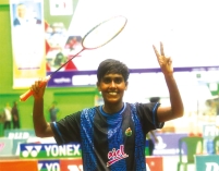 নদীতে মাছ ধরা, বাবার মেয়ে লিকা এখন জাতীয় চ্যাম্পিয়ন  