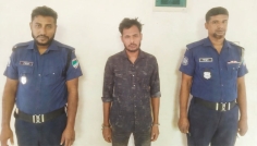 দেবহাটায় ১৬৯ বোতল ভারতীয় মাদকসহ আটক ১