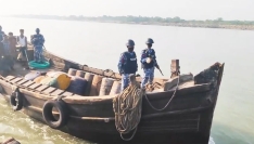 হাতিয়ায় অভিযানে ৮ লাখ টাকার জ্বালানি জব্দ, আটক ৪