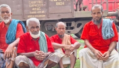 ঈশ্বরদী রেল স্টেশনের লাল কুলিদের অন্যরকম মে দিবস