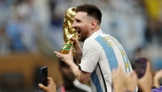 ‘মেসি ফুটবল দেবতাদের উপহার’