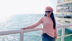 গভীর সমুদ্রে শীতে উষ্ণতা ছড়ালেন বুবলী!