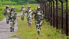 রোকনপুর সীমান্তে বিএসএফের কাছে আটক ৪ বাংলাদেশি