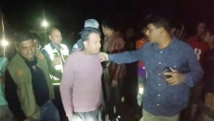 ছিনতাইয়ের অভিযোগে পুলিশের এএসআইকে আটকে রাখল জনতা