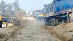 ১০ চাকার ডাম্পারে ক্ষতবিক্ষত গ্রামীণ সড়ক
