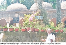 সংস্কারের অভাবে সৌন্দর্য হারাচ্ছে মুঘল আমলের মসজিদ  
