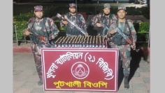 খুলনা ব্যাটালিয়নের অভিযানে ২৩০ বোতল মাদক সিরাপ জব্দ