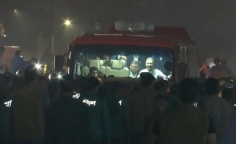 মা’কে দেখতে এভারকেয়ারের পথে তারেক রহমান