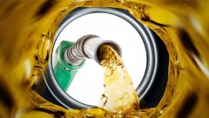 রাশিয়ার তেল বিক্রির ওপর নিষেধাজ্ঞা শিথিল করলো যুক্তরাষ্ট্র