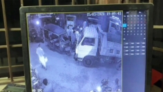 রাজবাড়ীতে পাম্পে তেল নিতে এসে ট্রাকচাপায় নিহত ২