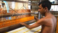 সিরাজগঞ্জের তাঁত পল্লীতে ফিরেছে কর্মব্যস্ততা