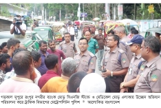 অবৈধ মাইক্রোবাস স্ট্যান্ডে রংপুর মেট্রো ট্রাফিক বিভাগের অভিযান  