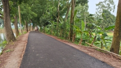 সিরাজদিখানে রাস্তা নির্মাণে অনিয়মের অভিযোগ, এলাকাবাসীর ক্ষোভ