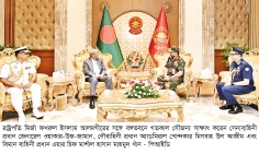 রাষ্ট্রপতির সঙ্গে তিন বাহিনীর প্রধানগণের সৌজন্য সাক্ষাৎ   