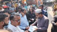 মরা মুরগি বিক্রির চেষ্টা, বোয়ালমারীতে ব্যবসায়ীকে জরিমানা