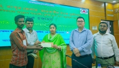 সড়ক দুর্ঘটনায় ক্ষতিগ্রস্ত ৬৪ পরিবার পেল ২ কোটি ১৬ লাখ টাকা