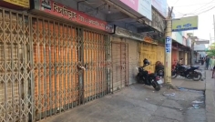 ব্রাহ্মণবাড়িয়ার স্টেডিয়াম মার্কেটে ৩৭ দোকানে তালা