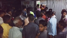 শাশুড়ির সামনে চড়, বাবাকে ছুরিকাঘাতে হত্যা করে ছেলে পলাতক