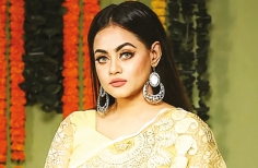 ক্যানসারে মারা গেলেন মডেল-অভিনেত্রী তুলনা  