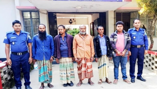 ঘোড়াঘাটে কৃষকের পাকা ধান কেটে নেওয়ার অপরাধে গ্রেপ্তার ৫