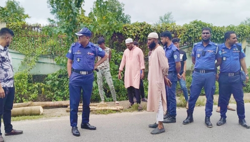 টেকনাফ সড়কে বাসে ডাকাতি, বিকাশের ৬০ লাখ টাকা লুট, গুলিবিদ্ধ ১