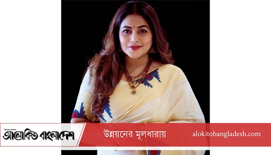 'জেলার ২'-এর গানে আলোচনায় শামনা কাসিম