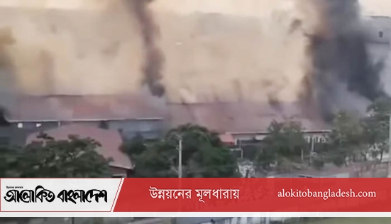 গাজীপুরে ইবনে সিনা ওষুধ কারখানায় আগুন